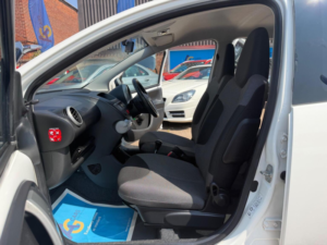 2012 Toyota Aygo 1.0 Vvt-I Fire Multimode Euro 5 5dr (a/c) in White — image 4