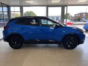 2022 Vauxhall Grandland 1.6 New Grandland Gs Line 1.6 225ps Plug-In Hybrid 8 Speed Auto in Blue — image 4