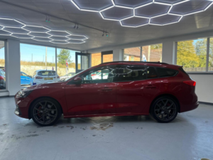 2020 Ford Focus 2.3t Ecoboost St Auto Euro 6 (s/s) 5dr in Red — image 5