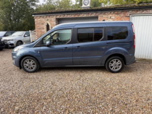 2022 Ford Grand Tourneo Connect 1.5 Tourneo Connect Titanium Grand Tourneo 1.5l Ecoblue 120ps Fwd 6-Speed Manual in Blue — image 4