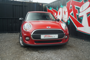 2016 MINI Hatch 1.2 One Hatchback 5dr Petrol Auto Euro 6 (s/s) (102 Ps) in Red — image 3
