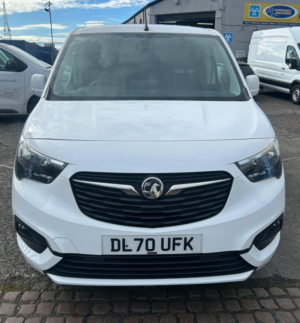 2021 Vauxhall Combo 1.5 Turbo D 2300 Sportive in White — image 2