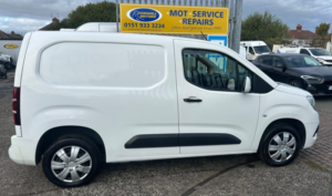 2021 Vauxhall Combo 1.5 Turbo D 2300 Sportive in White — image 4