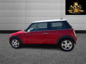 2006 MINI Hatch 1.6 Cooper Hatch in Red — image 4