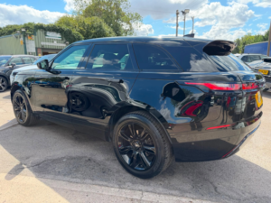 2017 Land Rover Range Rover Velar 2.0 D180 R-Dynamic Se SUV 5dr Diesel Auto 4WD Euro 6 (s/s) (180 Ps) in Black — image 3