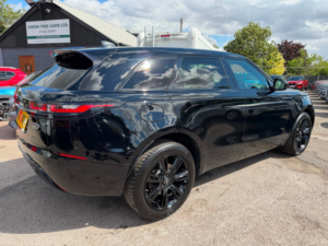 2017 Land Rover Range Rover Velar 2.0 D180 R-Dynamic Se SUV 5dr Diesel Auto 4WD Euro 6 (s/s) (180 Ps) in Black — image 4