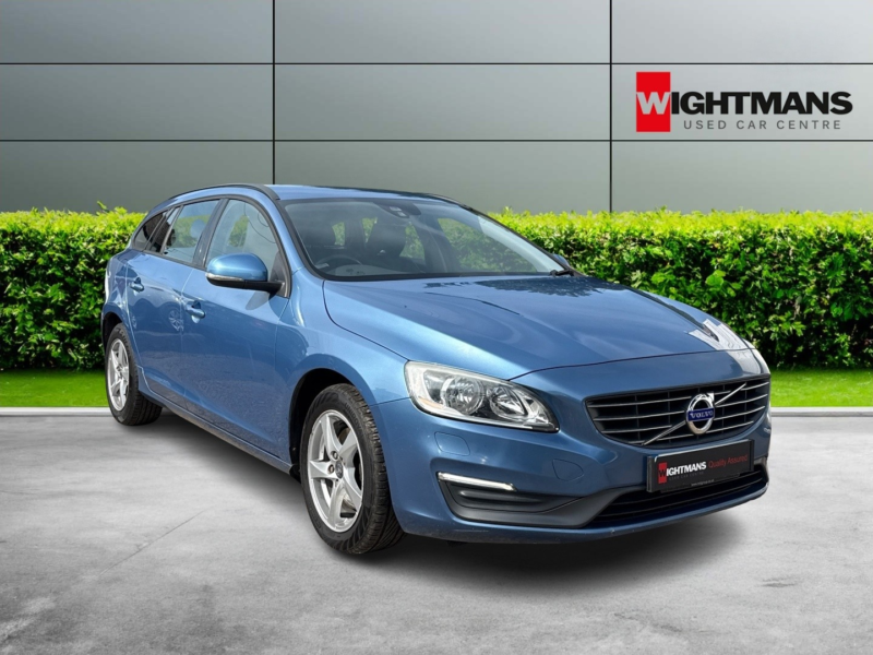 2014 Volvo V60 1.6 T3 Business Edition in Blue — image 1