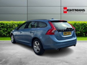 2014 Volvo V60 1.6 T3 Business Edition in Blue — image 5