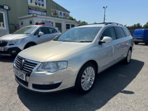 2010 Volkswagen Passat 2.0 Tdi Bluemotion Tech Highline Euro 5 (s/s) 5dr in Silver — image 3