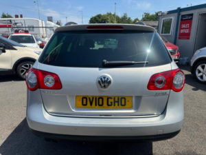 2010 Volkswagen Passat 2.0 Tdi Bluemotion Tech Highline Euro 5 (s/s) 5dr in Silver — image 5