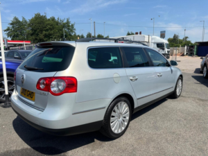2010 Volkswagen Passat 2.0 Tdi Bluemotion Tech Highline Euro 5 (s/s) 5dr in Silver — image 6