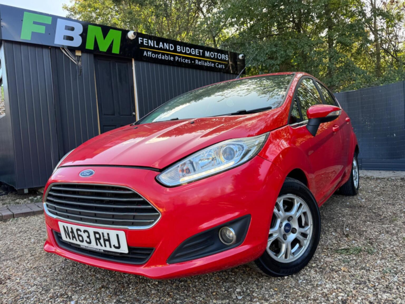 2013 Ford Fiesta 1.6 Tdci Econetic Titanium Euro 5 (s/s) 5dr in Red — image 1