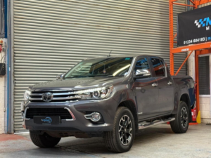 2016 Toyota Hilux 2.4 D-4d Invincible X Auto 4WD Euro 6 4dr (tss) in Grey — image 4