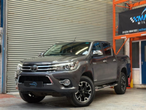 2016 Toyota Hilux 2.4 D-4d Invincible X Auto 4WD Euro 6 4dr (tss) in Grey — image 6
