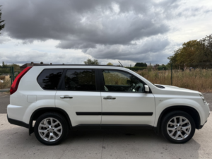 2011 Nissan X-Trail 2.0 Dci Tekna in White — image 4