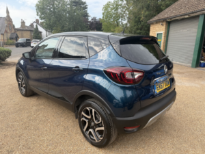2017 Renault Captur 0.9 Tce 90 Dynamique S Nav One Owner Ultra Low Mileage Full Renault Service History Great Spec in Blue — image 3