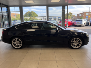2010 Audi A5 2.7 Tdi V6 Se in Blue — image 4