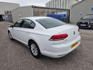 2019 Volkswagen Passat 1.5 Tsi Evo S DSG Euro 6 (s/s) 4dr in White — image 4