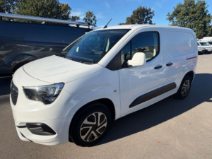 2021 Vauxhall Combo 1.5 Turbo D 2300 Sportive Panel Van 4dr Diesel Manual L1 H1 Euro 6 (100 Ps) in White — image 5