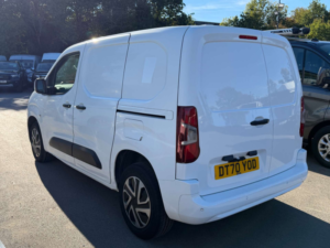2021 Vauxhall Combo 1.5 Turbo D 2300 Sportive Panel Van 4dr Diesel Manual L1 H1 Euro 6 (100 Ps) in White — image 6