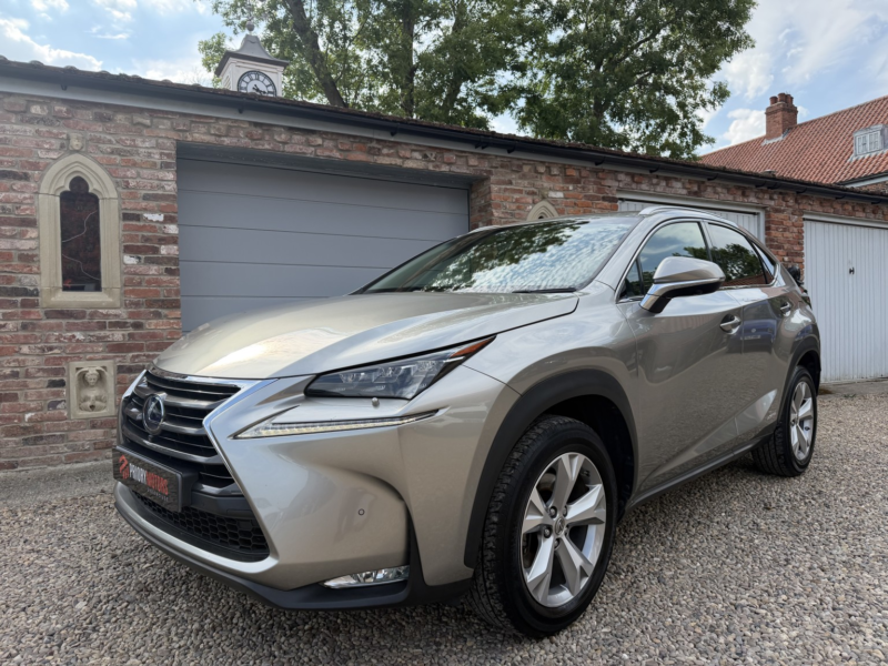 2017 Lexus Nx 2.5 300h Premier in Silver — image 1