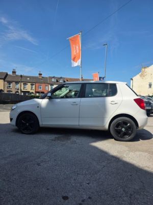 2012 Skoda Fabia 1.2 Tsi Se Euro 5 5dr in White — image 4