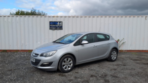 2014 Vauxhall Astra 1.4 16v Design in Silver — image 2