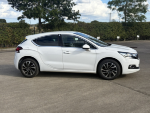 2017 Ds Automobiles Ds 4 1.6 Bluehdi Elegance in White — image 2
