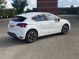 2017 Ds Automobiles Ds 4 1.6 Bluehdi Elegance in White — image 3