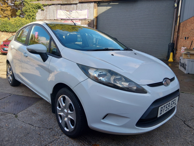 2010 Ford Fiesta 1.3 Edge in White — image 1