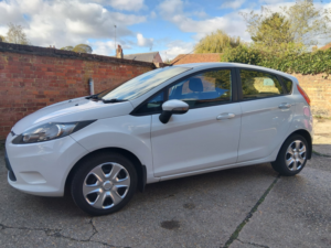 2010 Ford Fiesta 1.3 Edge in White — image 5