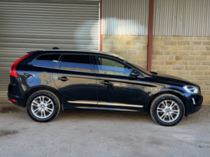 2014 Volvo Xc60 2.4 D5 Se Lux Nav in Black — image 4