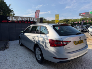 2016 Skoda Superb 1.6 Tdi S Euro 6 (s/s) 5dr in Silver — image 4