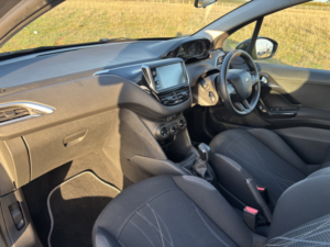 2014 Peugeot 208 1.0 Vti Active in Grey — image 2