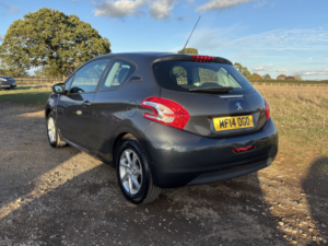 2014 Peugeot 208 1.0 Vti Active in Grey — image 3