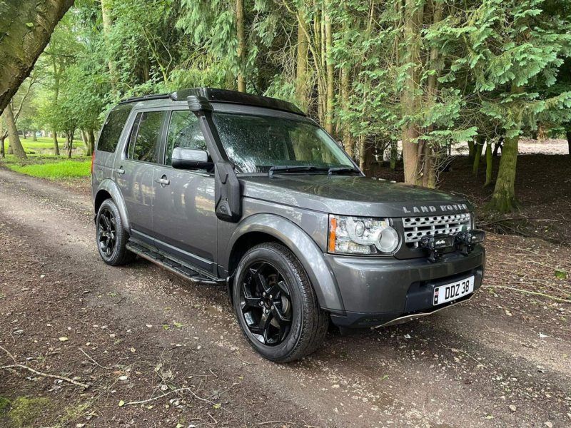 2013 Land Rover Discovery 4 3.0 Sd V6 Auto 4x4 5dr in Grey — image 1