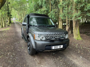 2013 Land Rover Discovery 4 3.0 Sd V6 Auto 4x4 5dr in Grey — image 2