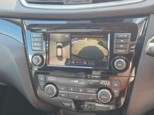 2019 Nissan Qashqai 1.3 Dig-T N-Connecta SUV 5dr Petrol Manual Euro 6 (s/s) (140 Ps) in Black — image 2