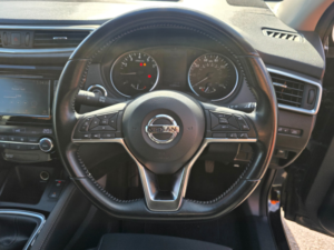 2019 Nissan Qashqai 1.3 Dig-T N-Connecta SUV 5dr Petrol Manual Euro 6 (s/s) (140 Ps) in Black — image 6