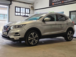 2017 Nissan Qashqai 1.2 Dig-T N-Connecta Euro 6 (s/s) 5dr in Silver — image 5