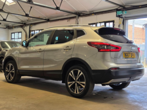 2017 Nissan Qashqai 1.2 Dig-T N-Connecta Euro 6 (s/s) 5dr in Silver — image 6