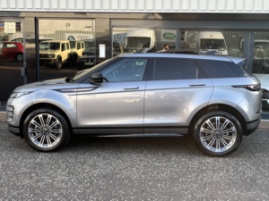 2024 Land Rover Range Rover Evoque 2.0 D200 Mhev Dynamic Se Automatic in Grey — image 2