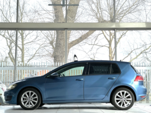 2016 Volkswagen Golf 1.2 Tsi Bluemotion Tech S DSG Euro 5 (s/s) 5dr in Blue — image 5