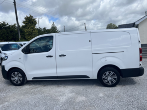 2022 Vauxhall Vivaro 1.5 Turbo D 2900 Dynamic in White — image 6