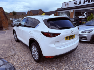 2018 Mazda Cx-5 2.0 Skyactiv-G Sport Nav+ in White — image 4