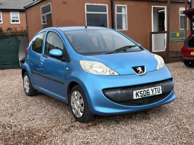 2006 Peugeot 107 1.0 12v Urban 2 Tronic Euro 4 5dr in Blue — image 1