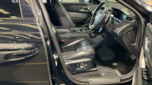 2018 Land Rover Range Rover Velar R-Dynamic Hse in Black — image 3
