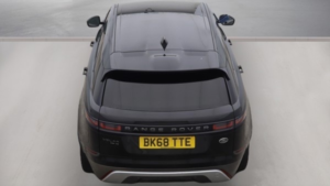 2018 Land Rover Range Rover Velar R-Dynamic Hse in Black — image 4