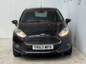 2013 Ford Fiesta 1.0t Ecoboost Titanium Euro 5 (s/s) 5dr in Black — image 2