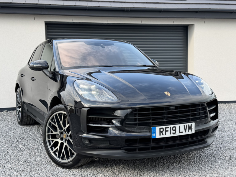 2019 Porsche Macan 3.0 T V6 S in Black — image 1